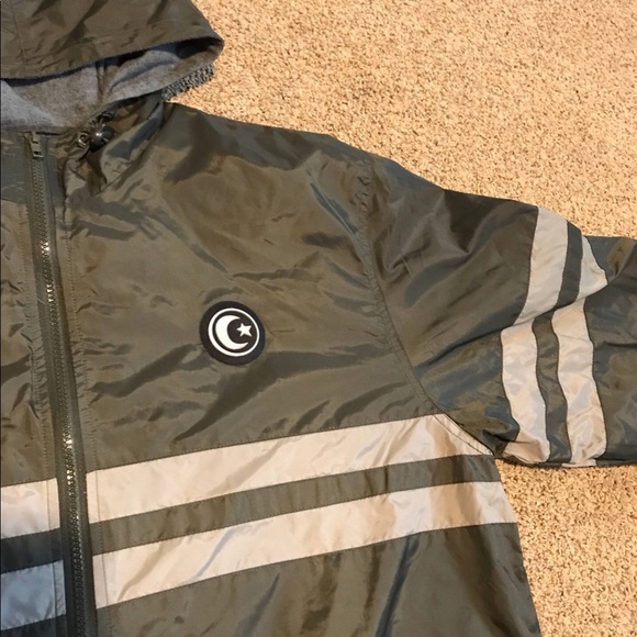 Foundation Vintage Windbreaker - Picture 2 of 4
